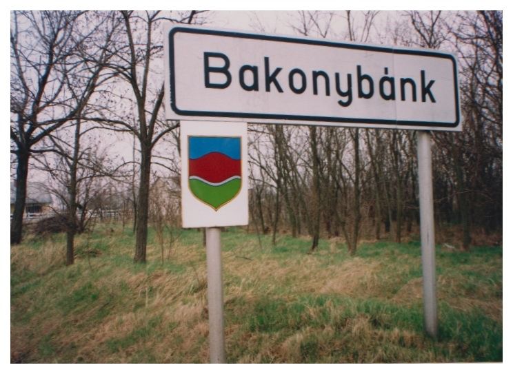File:Bakonybánk1.jpg