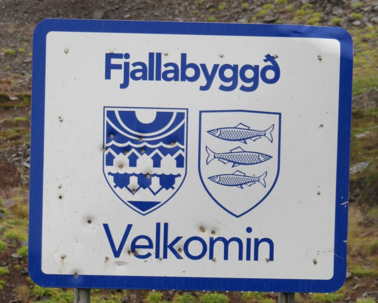 File:Fjallabyggð dual arms.JPG